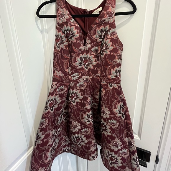 Francesca’s Maroon Brocade Print Fit & Flare Dress - Picture 2 of 8